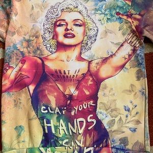 Long sleeve shirt both sizes M